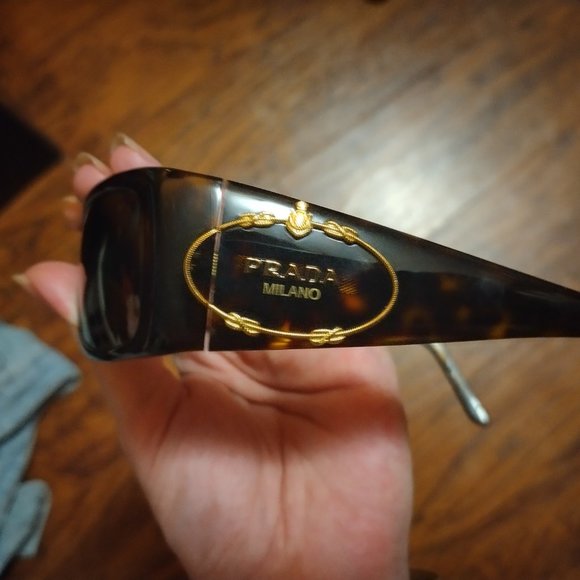 Prada sunglasses - Picture 3 of 4